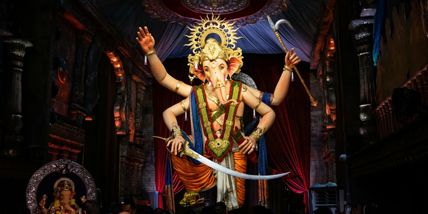 View of Bada Ganpati Temple, the best place near Annapurna Temple, showcasing the large statue of Lord Ganapati and temple architecture.