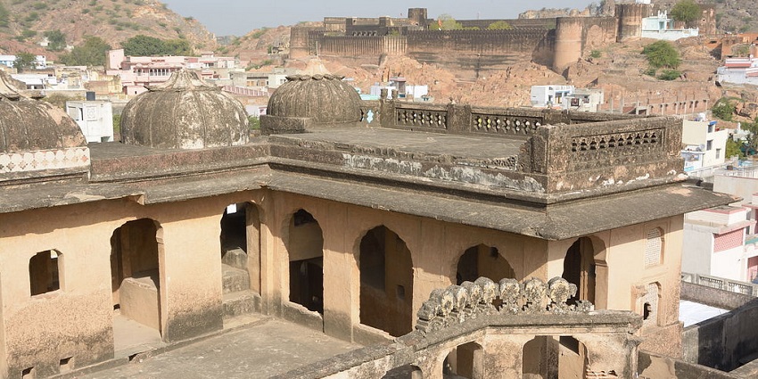 Image of A picture of Badalgarh fort click from Khetri Mahal - to explore with family and friends