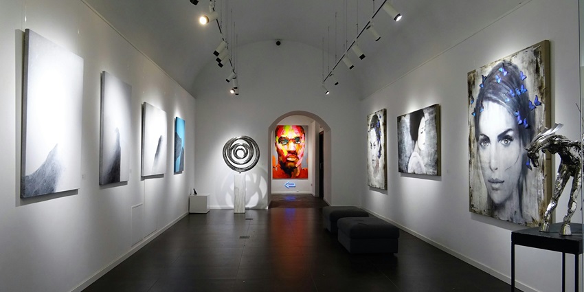 Museum displaying artefacts and paintings similar to those in Bade Dev Museum.