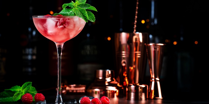 picture of a beautiful mocktail beverage placed on a bar counter