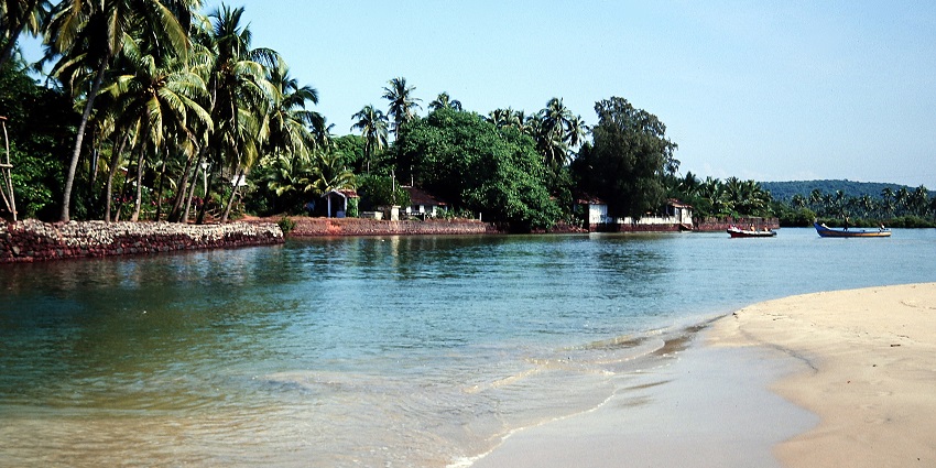 This place is famous for its energetic and rocking nightlife activities and water sports.