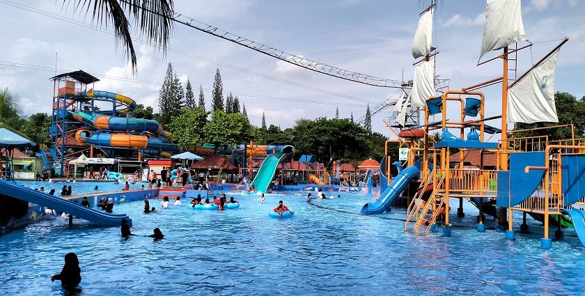 An image of the famous Bahadurgarh Water Park located in the capital city of Delhi.