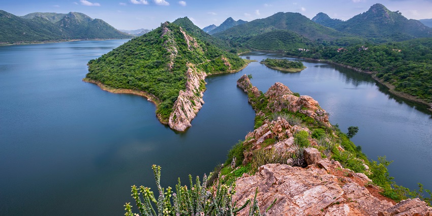 Picturesque view of Bahubali Hills offers panoramic views of Badi Lake and Aravalli