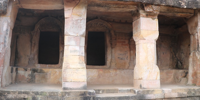 Balda Caves is one of the significant attractions near the Gupteswar Temple for visit.