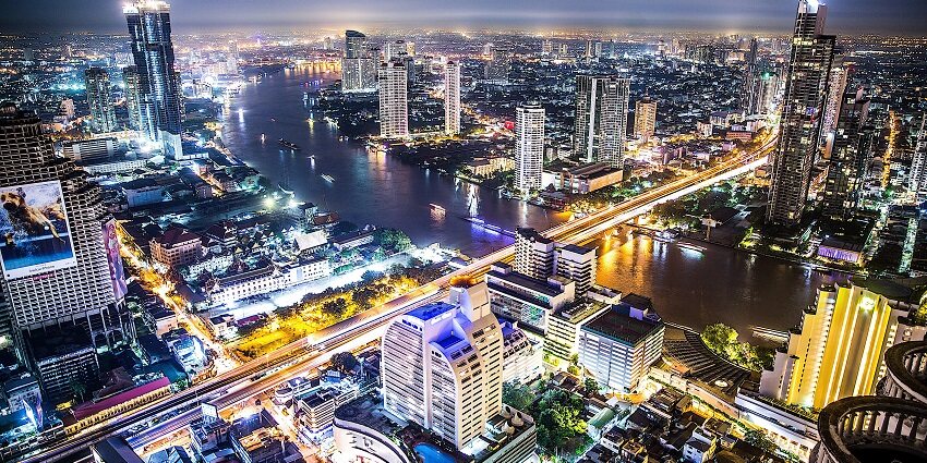 Bangkok is one of the most vibrant cities offering the perfect Valentine’s Day in Thailand.