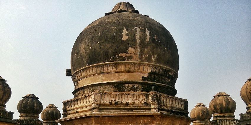 The front view of the historical Banke Bihari Temple in Rajasthan for everyone to explore.