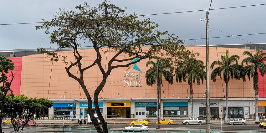 Exterior of Bansal Mall, one of the famous shopping malls in Dewas.