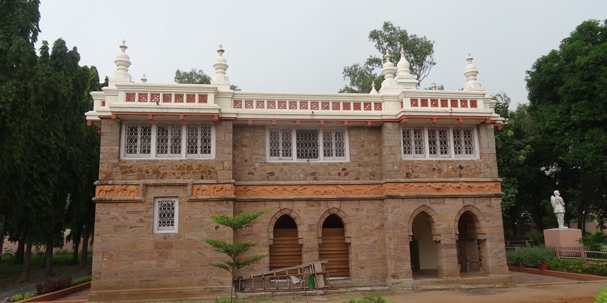 Bapu Museum, one of the places to visit in Vijayawada, is one of the oldest museums in Andhra Pradesh.
