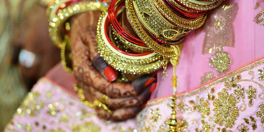 Baroda Prestige is among the best places for wedding shopping in Surat for bridal items.