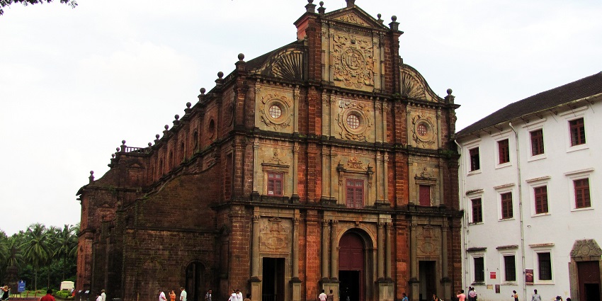 Basilica of Bom Jesus is one of the best places to visit in Calangute.