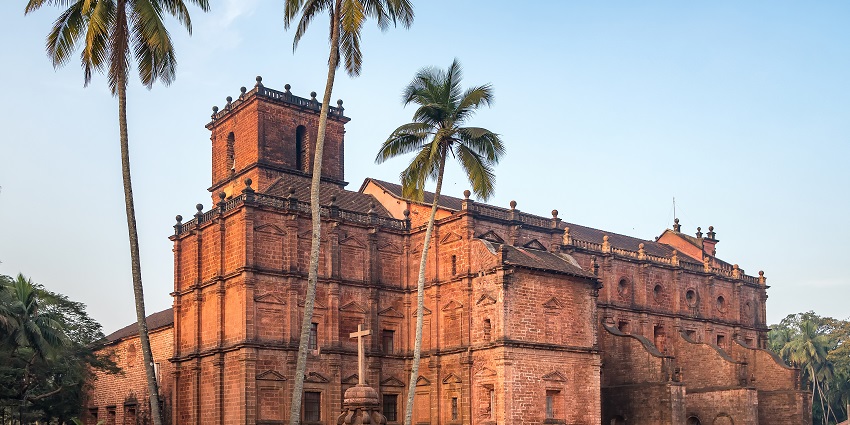 The Basilica of Bom Jesus is a historic monument, showcasing colonial-era architecture.