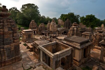 Visit this complex with multiple structures and ruins of holy sites in Madhya Pradesh.