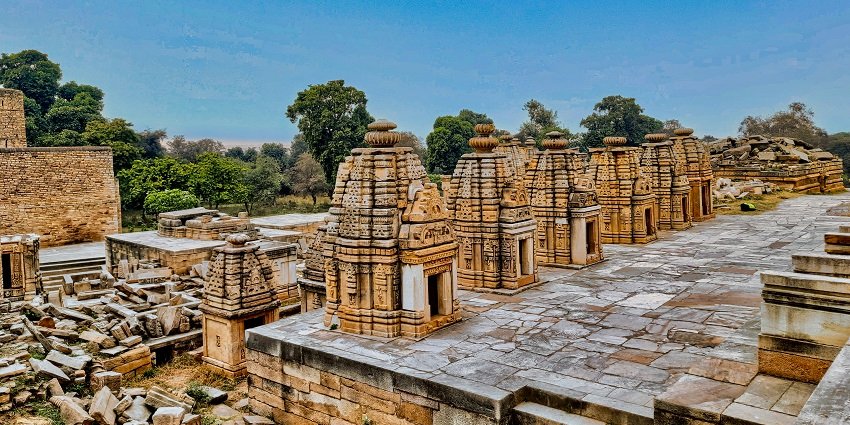 A wide view of the Bateshwar Temple Complex, a famous location near Chambal Wildlife Sanctuary.