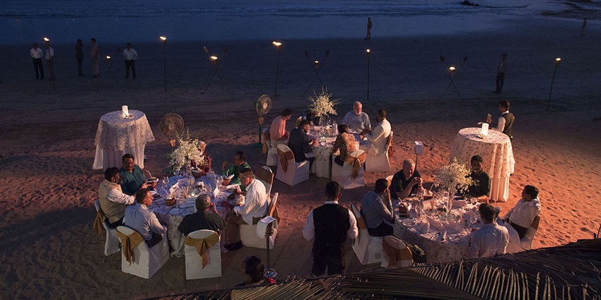 Savour tasty seafood cuisine at the beach fronts in Goa as part of the things to do in Goa at night