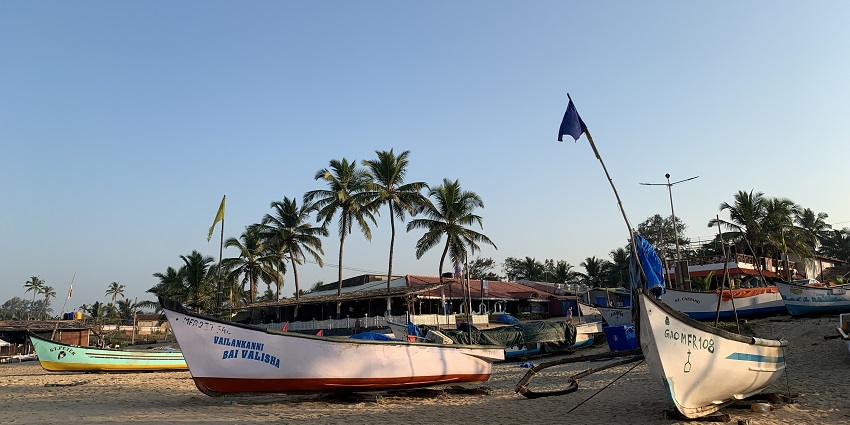 Benaulim Beach, one of the famous beaches in South Goa, has fine soft sands and waves of gentle water.