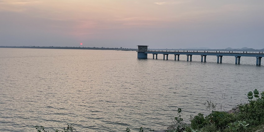 A panoramic view of the Beni Sagar Dam amongst the best places to visit near the Khajuraho National Park