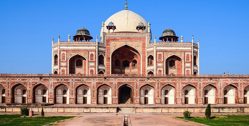 Image of Humayun Tomb in Delhi with beautiful architecture, under clear blue sky