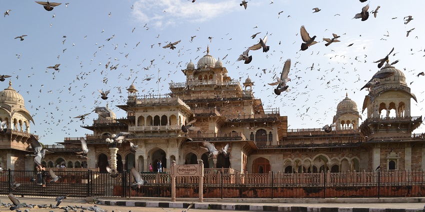 The best time to visit the historical forts in Nahargarh is from October to March.