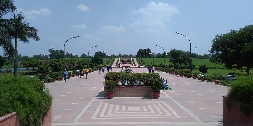 Image of entrance view of Mahatma Gandhi Museum Delhi, surrounded by lush greenery