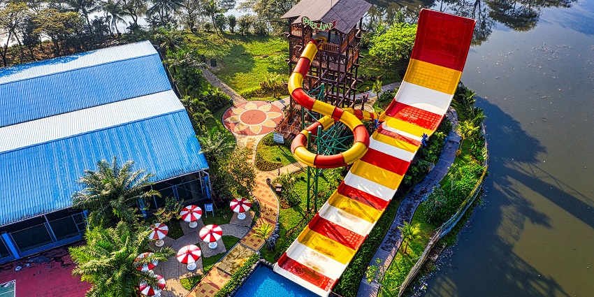 The best time to enjoy Neeladri Amusement and Water Park activities is during winters.
