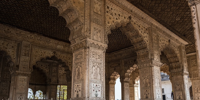 The best time to explore the Tapovan Temple is during the monsoons, with lush greenery and wet surroundings.