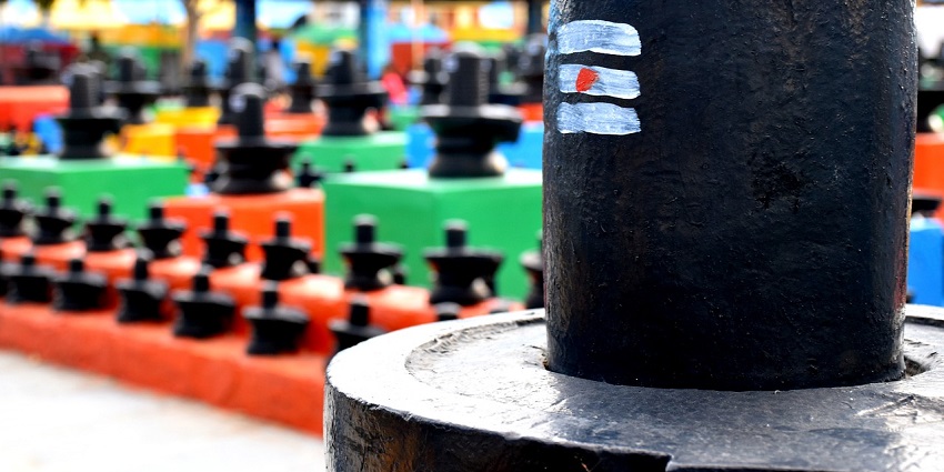 While planning a visit to the Gangeshwar Temple, there are many factors to keep in mind.
