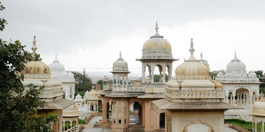 The best time to explore Rajasthan is from October to March as the weather is cool.