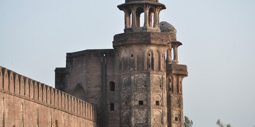 This fort displays utmost beauty during the winter months of the year