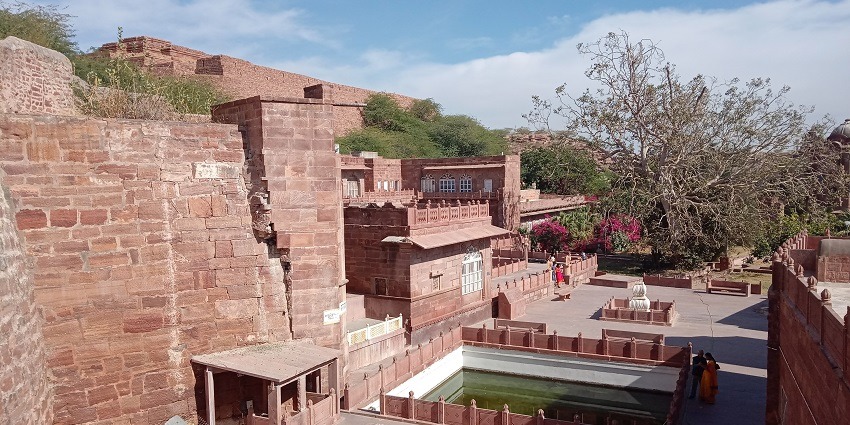Visit Pachewar Fort Rajasthan from October to March for mild weather and festivals.