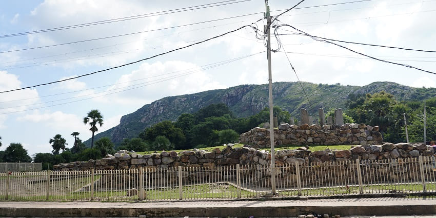 A picture of the remains of the Ajatshatru Fort in Bihar, taken from across the street
