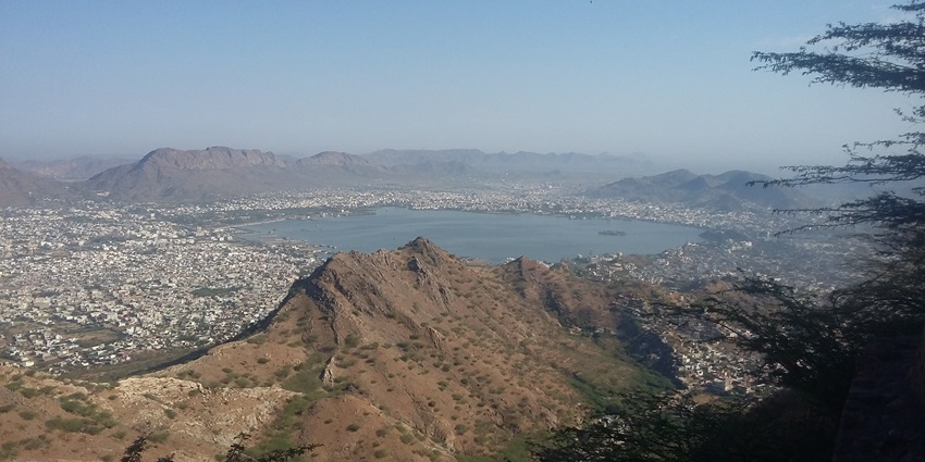 The best time to visit the Ajmer Fort is October to March, when the weather is pleasant.