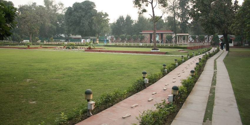 The best time to head to Eternal Gandhi Museum in Delhi is during the winter season.