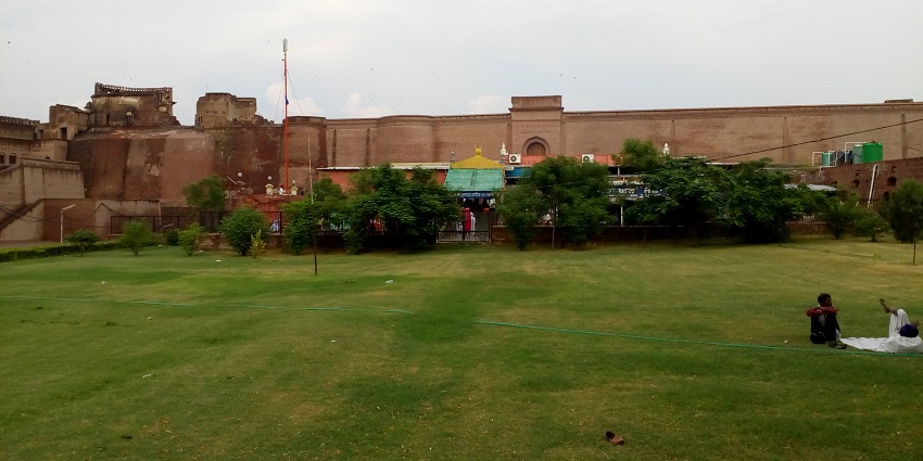 Bathinda Fort can be visited during the winter months as the weather is pleasant.