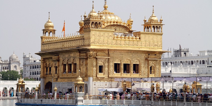 Plan a visit to Bhuvaneshwari Temple in the winter months of October to March