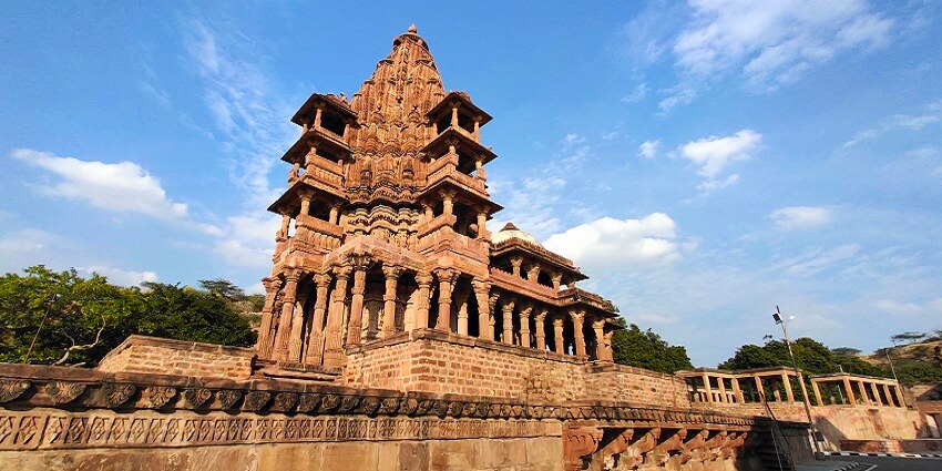 Visit Karauli Fort in Rajasthan during the winter season for cooler temperatures.
