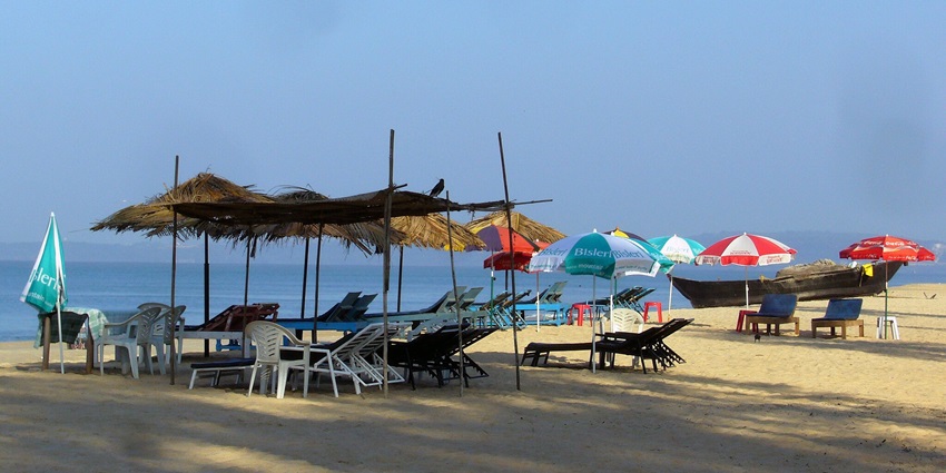 Enjoy sunbathing at Betalbatim Beach which is one of the bikini beaches in South Goa.