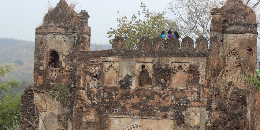 Belta Fort is one of the best places to explore in the Palamu National Park for all.