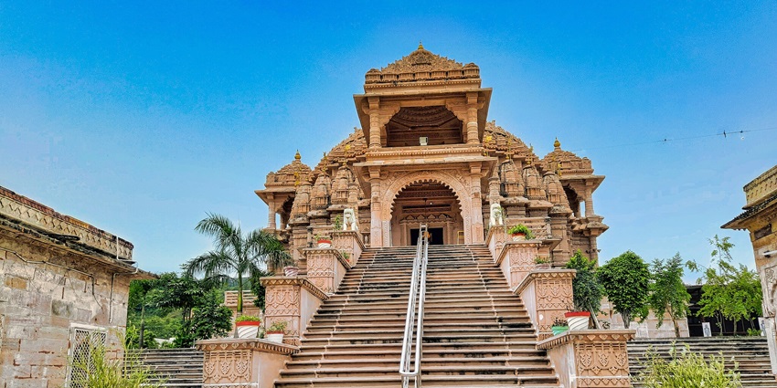 Places to visit in Chandrapur include Bhadravati Jain Temple with intricate stone carvings.