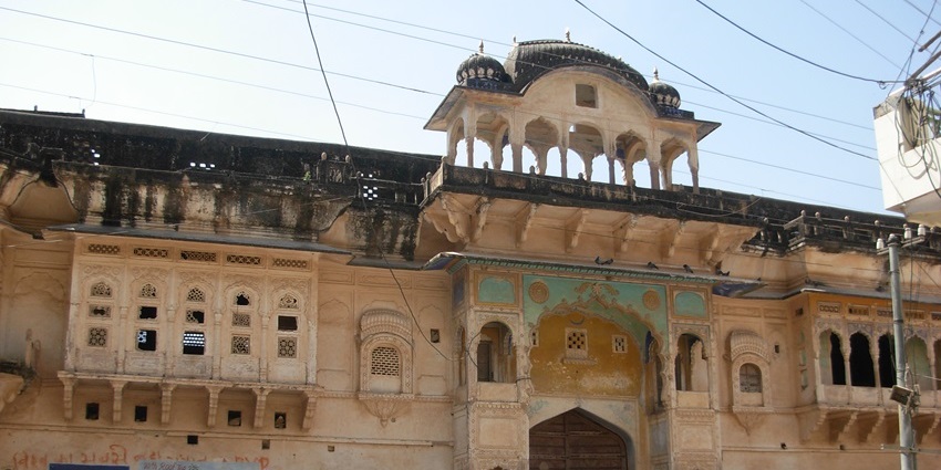 Scenic image of an old Kothi turned into a Temple in Ajmer city