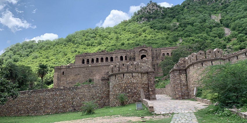 Bhangarh Fort is a historic fort in Aravalli Hills, known for its haunted legends and views.