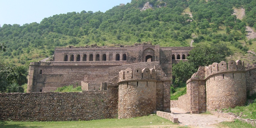 The entrance to Bhangarh Fort, popularly known for its mysterious and haunted legends.