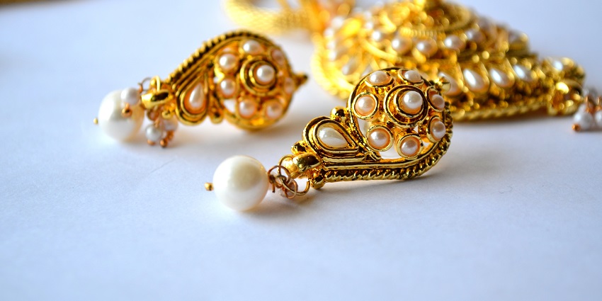 Bhartiya Jewellers is known for personalised bridal and engagement jewellery for every bride.