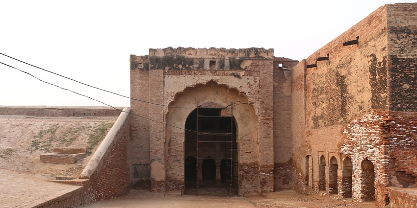 Ancient ruins of Bhatner Fort, a popular destination near Kalibanga Museum.