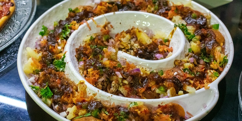 Aloo chaat served at Bhavesh's Chaat Corner, one of the best street foods in Dwarka.