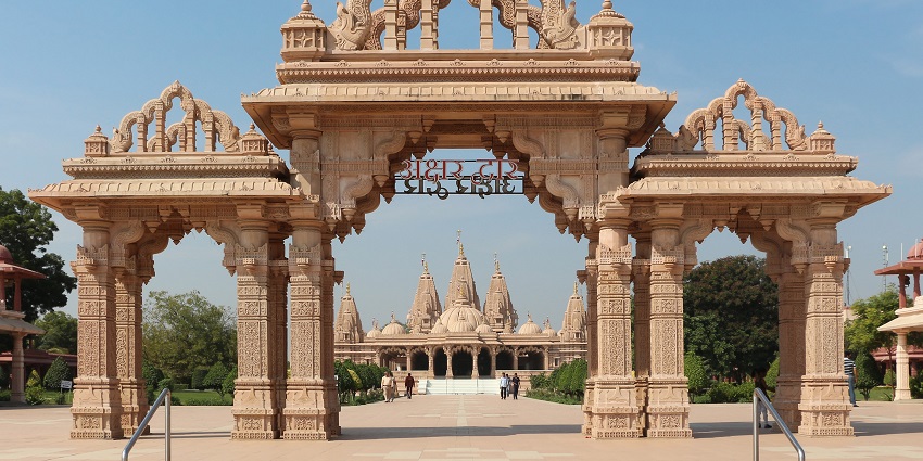 Gate of the Shri Swaminarayan Mandir, Bhavnagar.