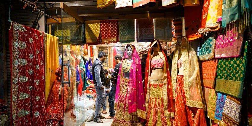Bhawna Textiles offers traditional fabrics, handcrafted garments, unique collections.