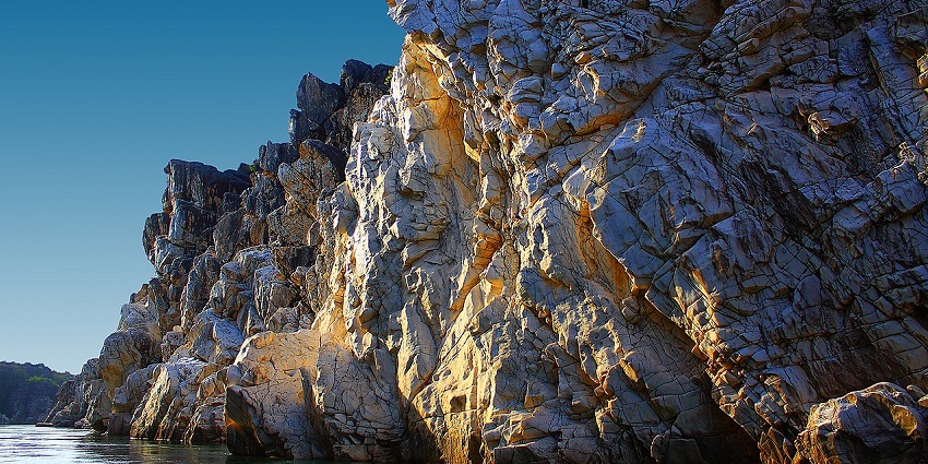 Panoramic view of Bhedaghat, Jabalpur, showcasing the majestic marble rocks along the Narmada River