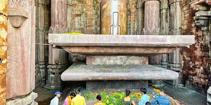 Bhojeshwar Temple, famous for its single-stone Shiva linga from the 12th century.