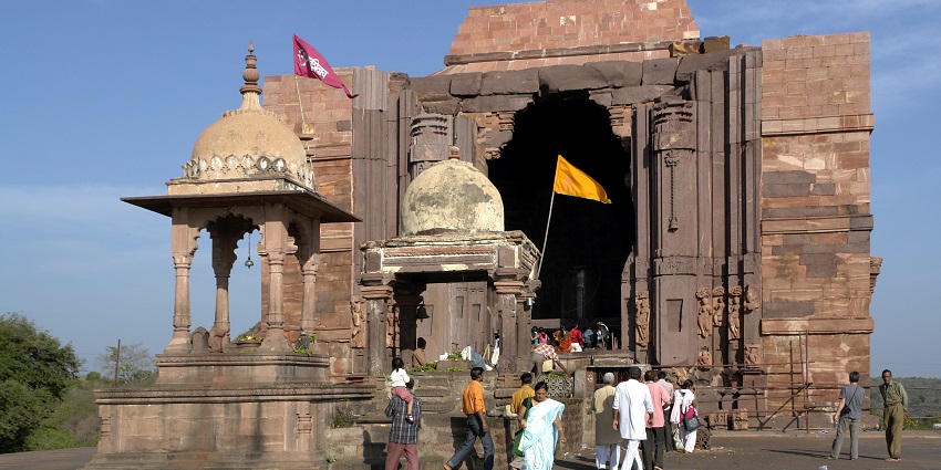 Image of Bhojeshwar Temple in Bhojpur, a famous Bhopal tourist attraction