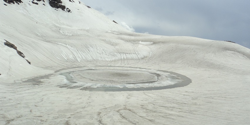 Bhrigu Lake is one of the scenic sites with a high altitude to acclimatise with.